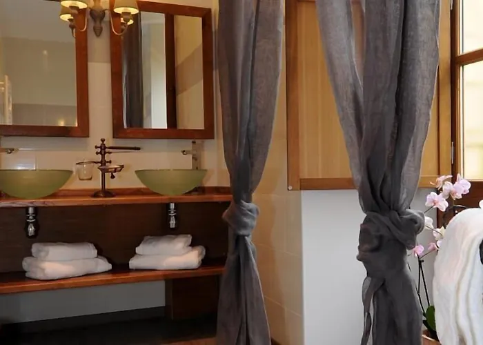 Les Songes De L'abbaye Bed and breakfast Cadouin